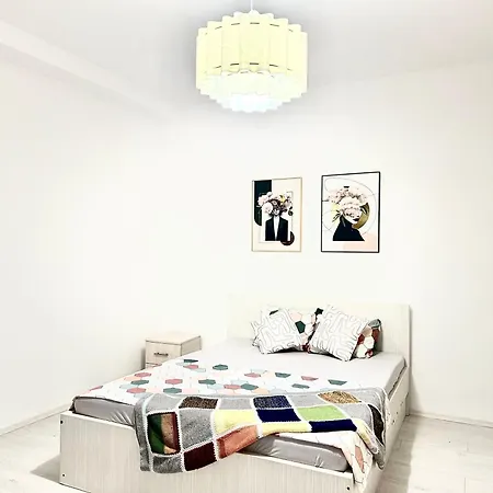 Private Garden Near Amazonia & Iulius Town *