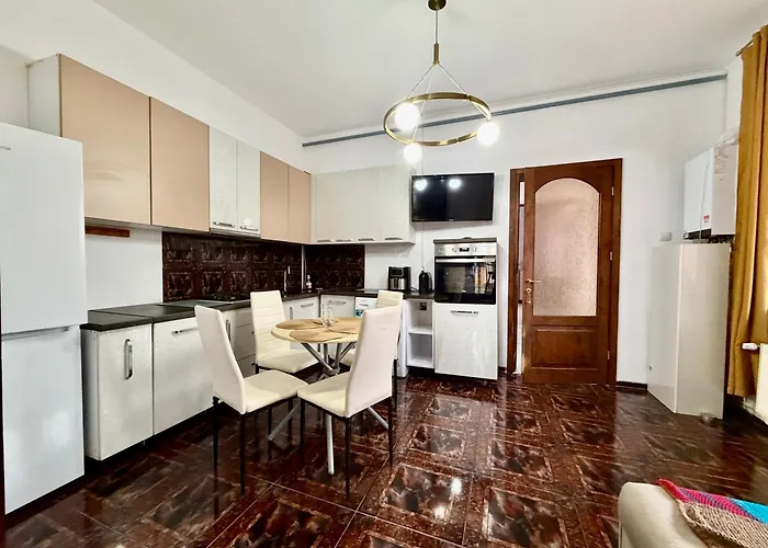 Private Garden Near Amazonia & Iulius Town Тимишоара