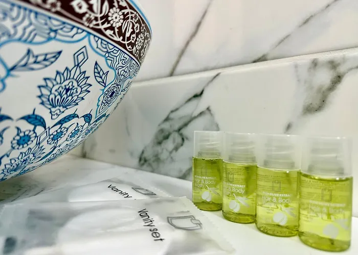 Апартаменты Private Garden Near Amazonia & Iulius Town *